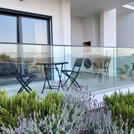 Apartman Colibri - Stylish Interior & Near The