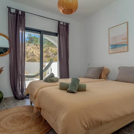 Colibri - Stylish Interior & Near The * Aljezur