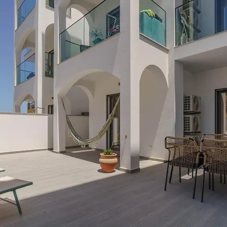 Colibri - Stylish Interior & Near The