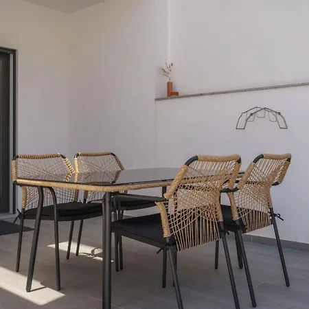 Colibri - Stylish Interior & Near The Lägenhet Aljezur