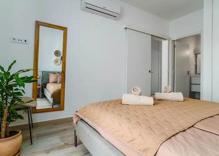 아파트 Colibri - Stylish Interior & Near The *