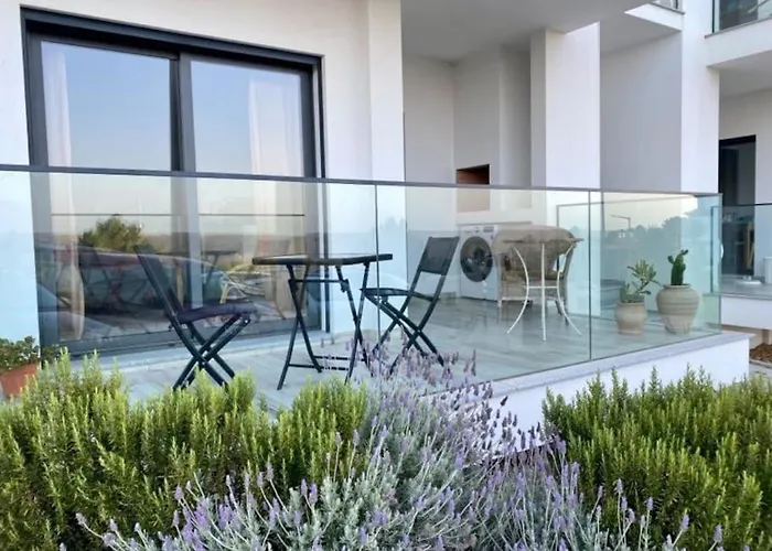 아파트 Colibri - Stylish Interior & Near The